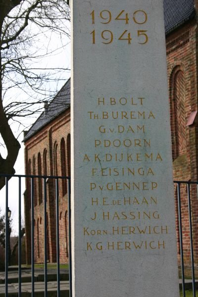 Oorlogsmonument-t-Zandt-detail