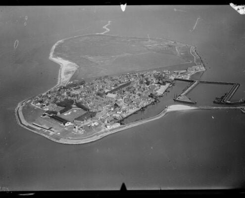 NIMH_-_2011_-_0512_-_Aerial_photograph_of_Urk_The_Netherlands_-_1920_-_1940