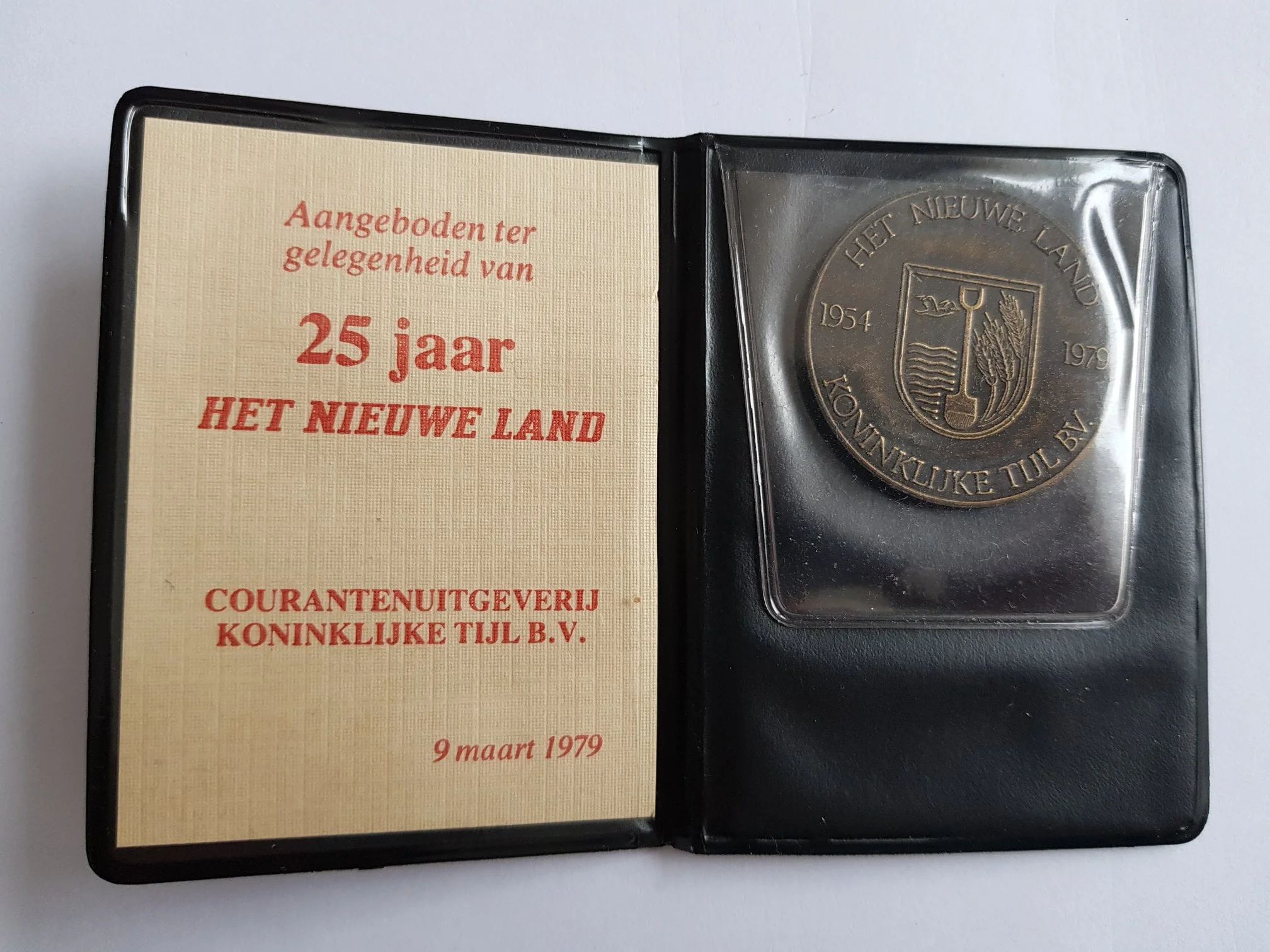 25-jaar-Nieuw-Land-mapje.jpg