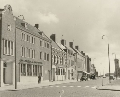 De Beursstraat gezien in zuidelijke richting 1954