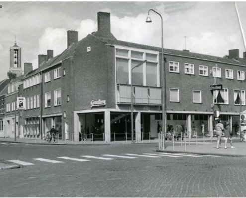 Winkels hoek Beursstraat Lange Nering 1961