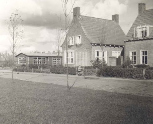 De laatste woningen van de Zeebiesstraat te Emmeloord 28 oktober 1949