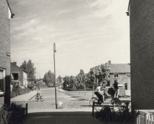 Kijkje in de Diggelenstraat vanuit de Schalm 1960 1