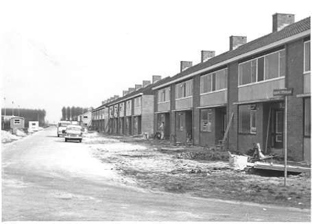 Plannenmakersbuurt - hendric-stevinlaan-te-emmeloord-in-aanbouw-1964.jpg