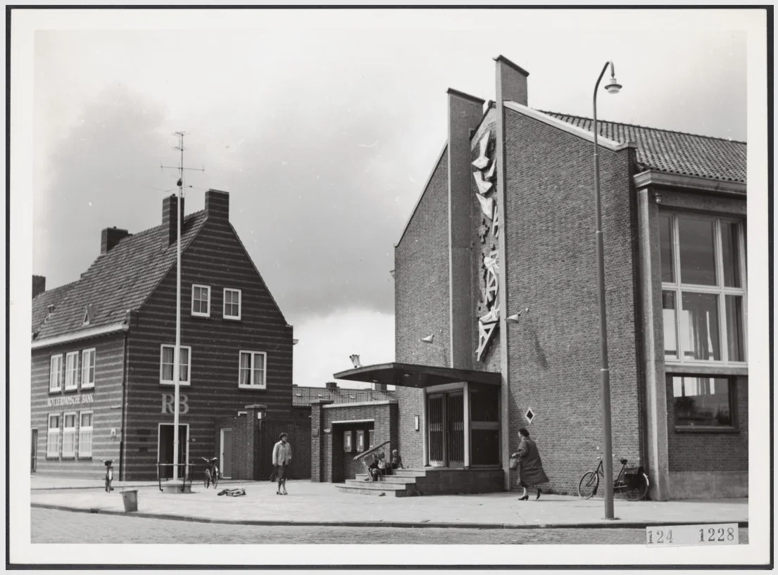 Postkantoor - Postkantoor-aan-de-Julianastraat-1957.png