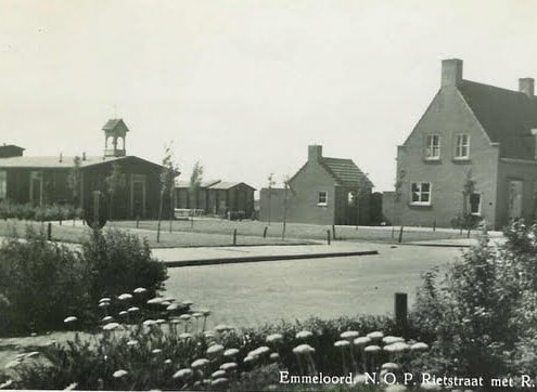 Rietstraat - Rietstraat-en-R-K-Kerk.jpg