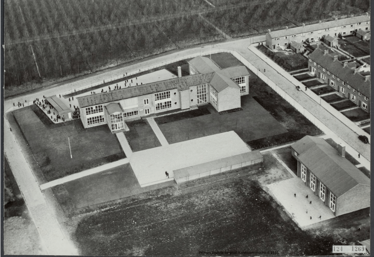 Kohnstamm - Prinses-Beatrix-en-prof.-Kohnstammschool-1955.png