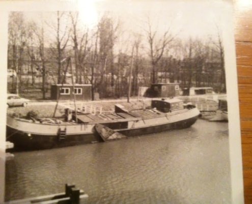 Vaarten - Woonboot-Opa-en-oma-van-Evert-Haar-tot-1969.jpg