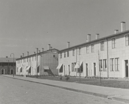 Montagewoningen aan de Rietzangerstraat 1951